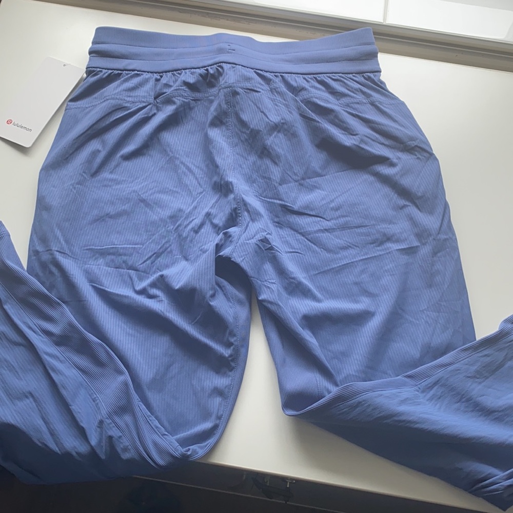 beyond the studio crop (size 8) - Picture 6 of 7